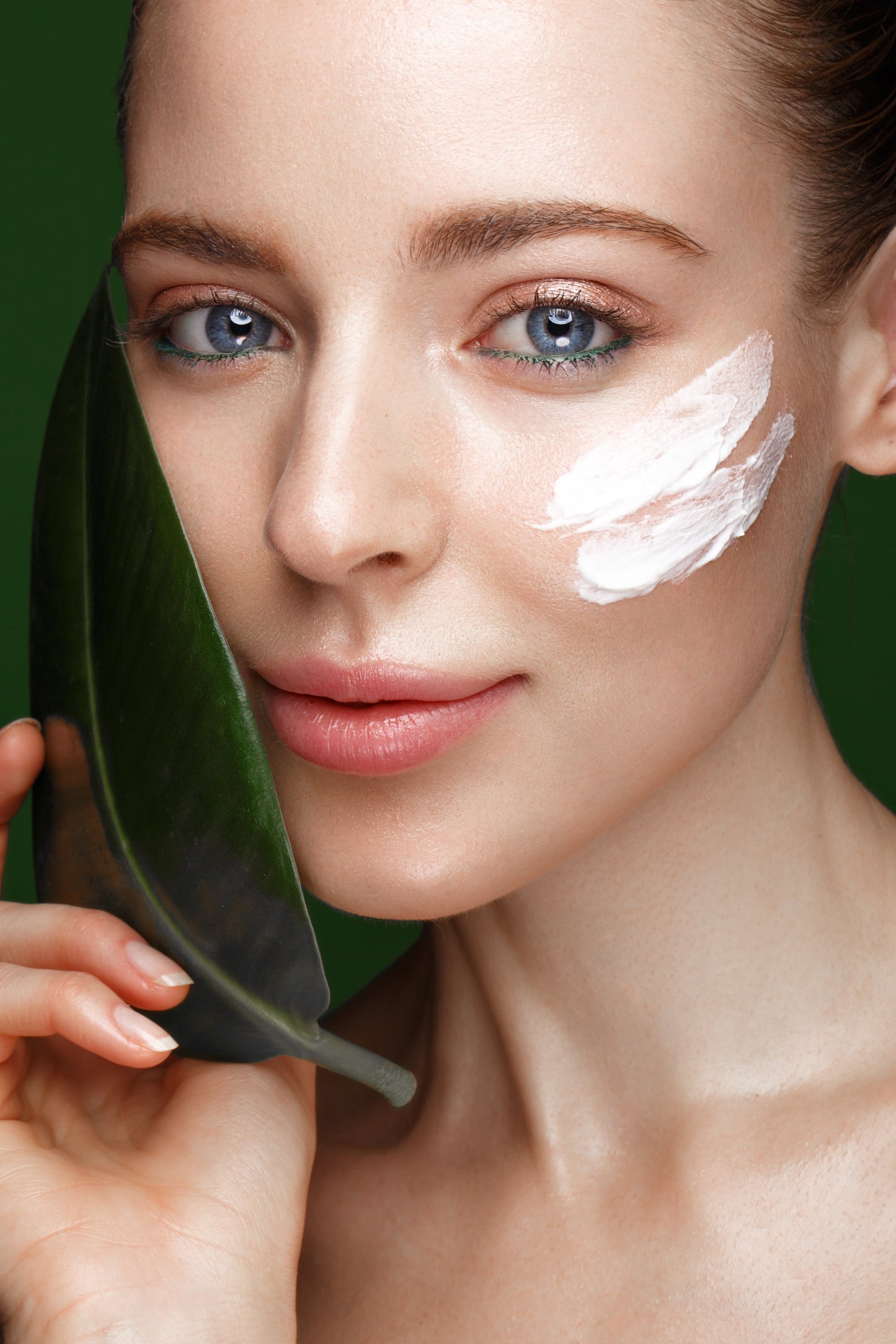 Luminique Éclat: Rose Gold Anti-Aging Serum-2